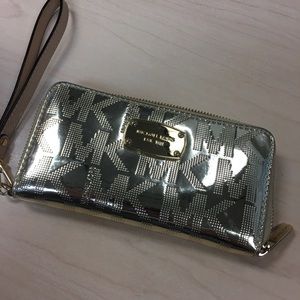 1 day only! Michael Kors pale gold wallet/wristlet