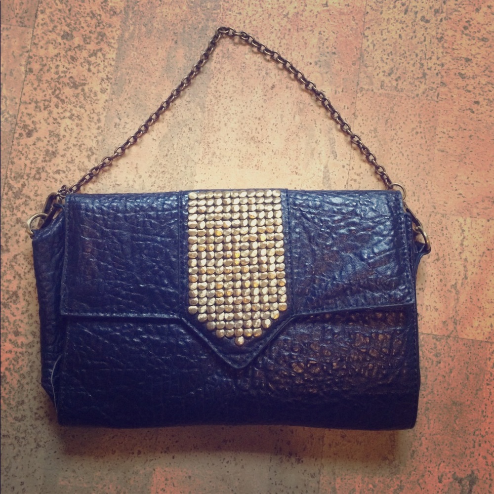 Cute blue clutch!