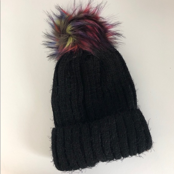 Winter Knit Pom Pom Hat - Picture 1 of 2