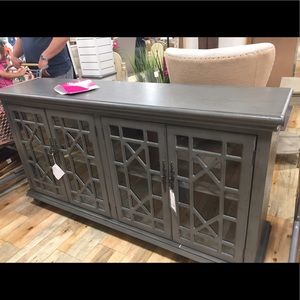 Meet your Posher, Josefa