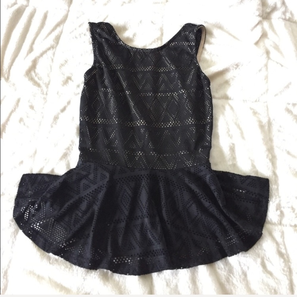 🎃 Black peplum with bow detailing