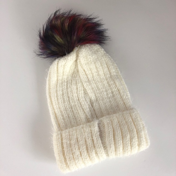 Winter Knit Pom Pom Hat - Picture 1 of 2