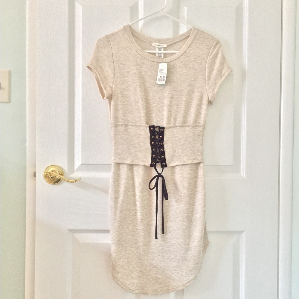 Short sleeve tunic dress w/ corset detail.