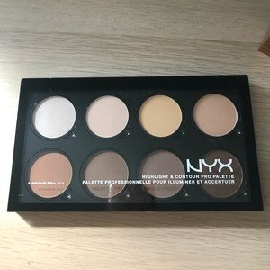 NYX highlight and contour pallete