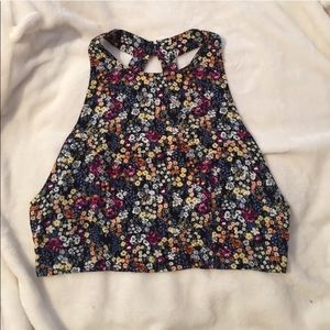 🎃 NWT Floral crop top