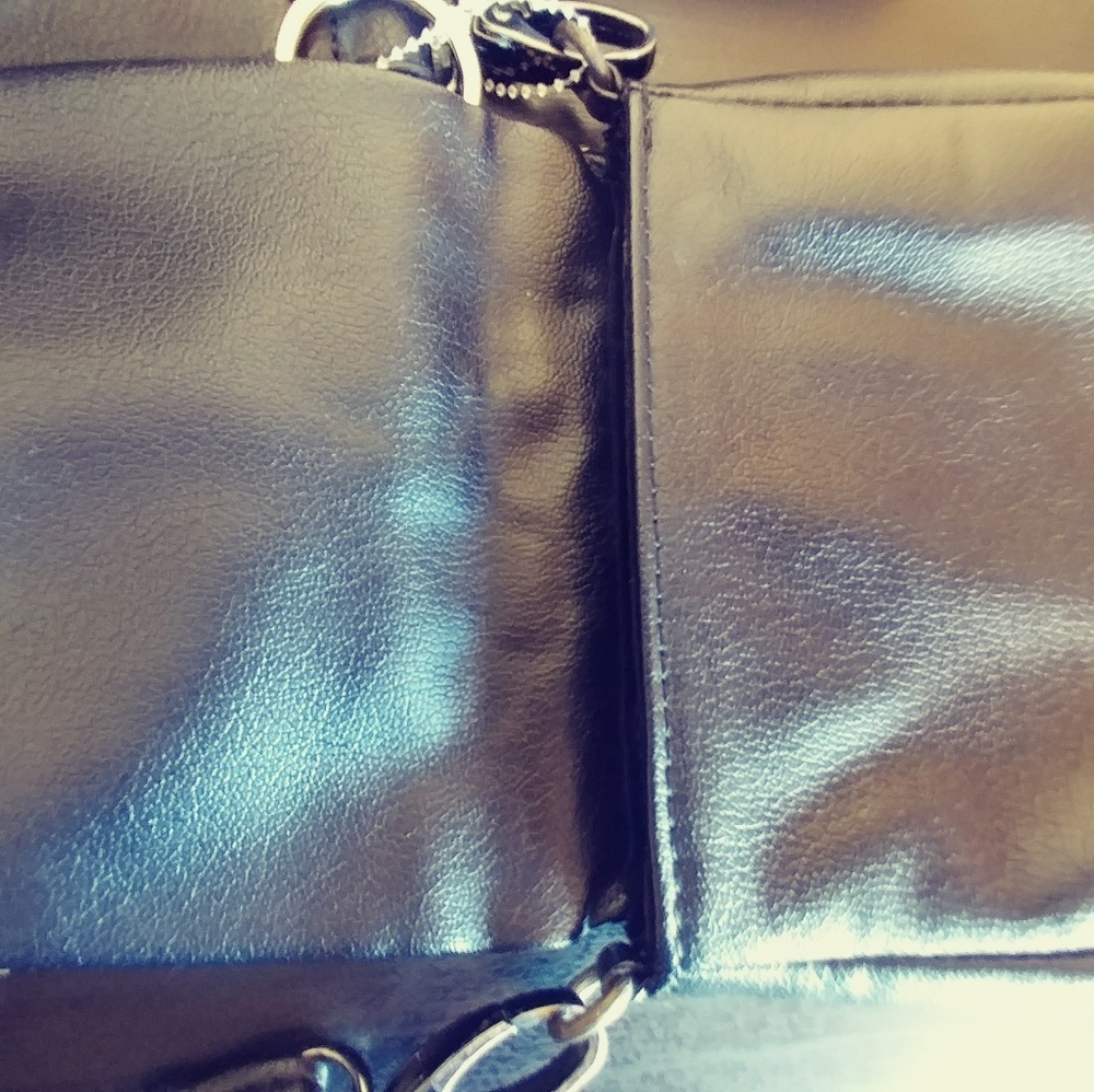 Purse - Picture 2 of 2