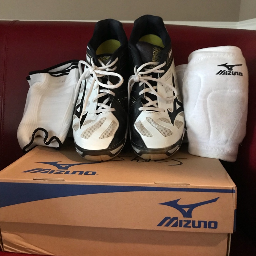 Boys/Mens volleyball shoes