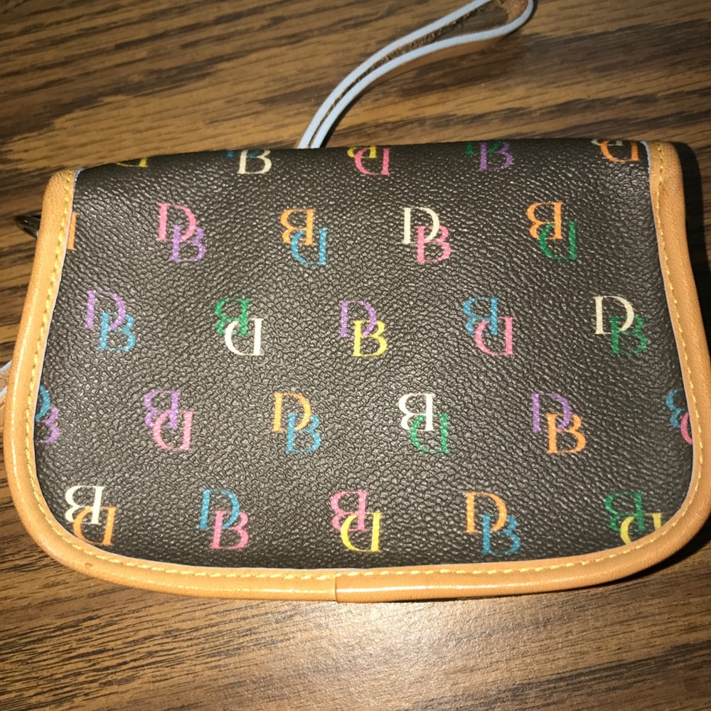 Dooney And Bourke Db Wristlet. Authentic - image 3