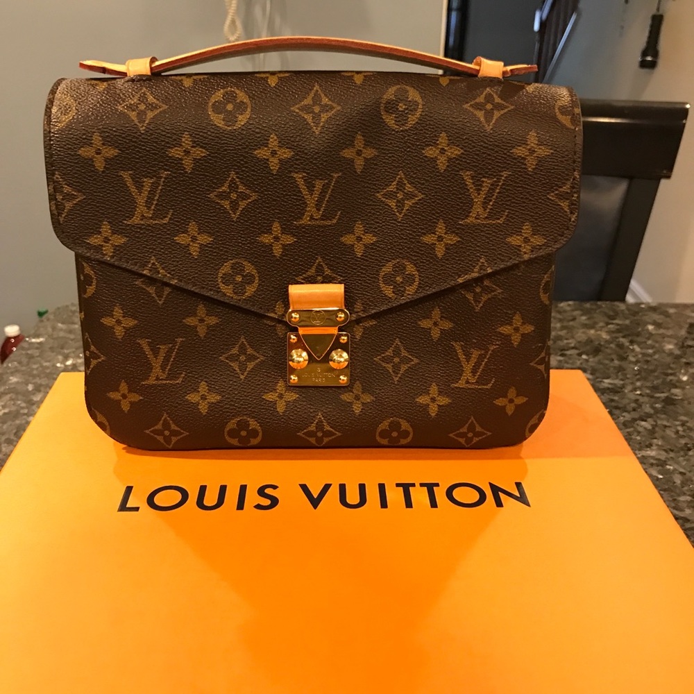Louis Vuitton Pochette Métis Classic Monogram