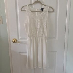 White midi dress w/ crotchet detail.