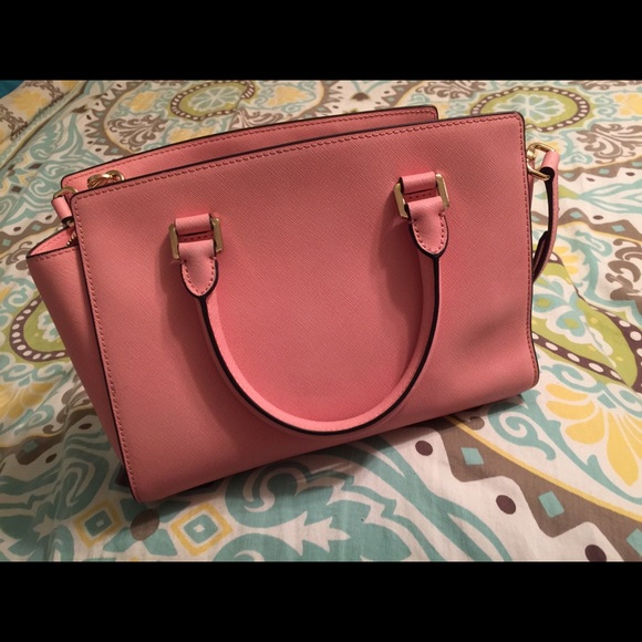 Michael Kors bag!! - Picture 4 of 5