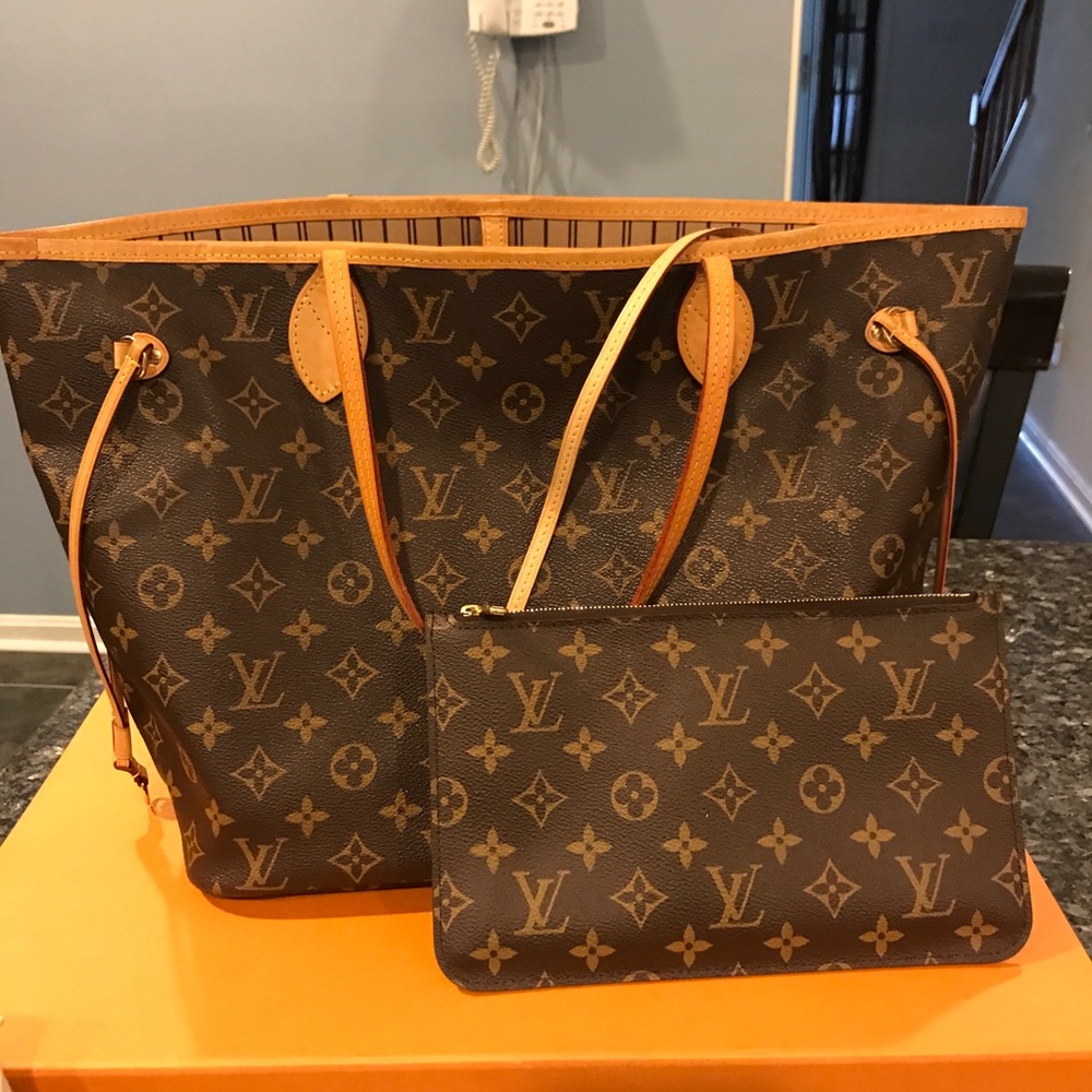 Louis Vuitton Neverfull MM Classic Monogram