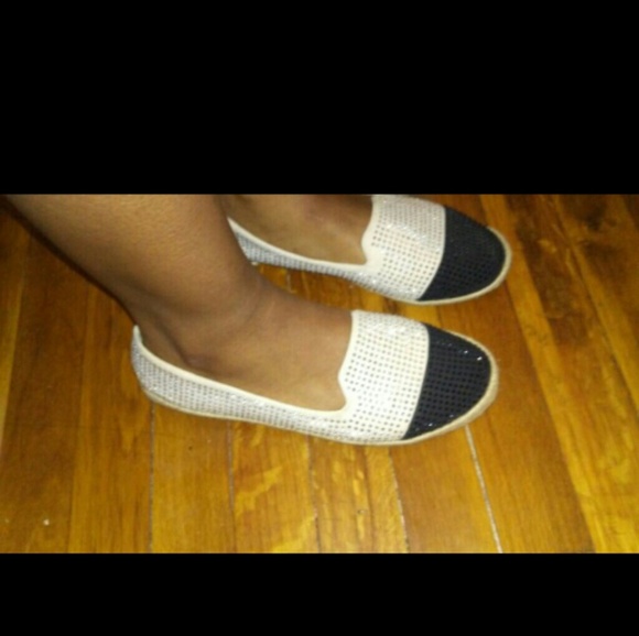 Flats - Picture 2 of 2