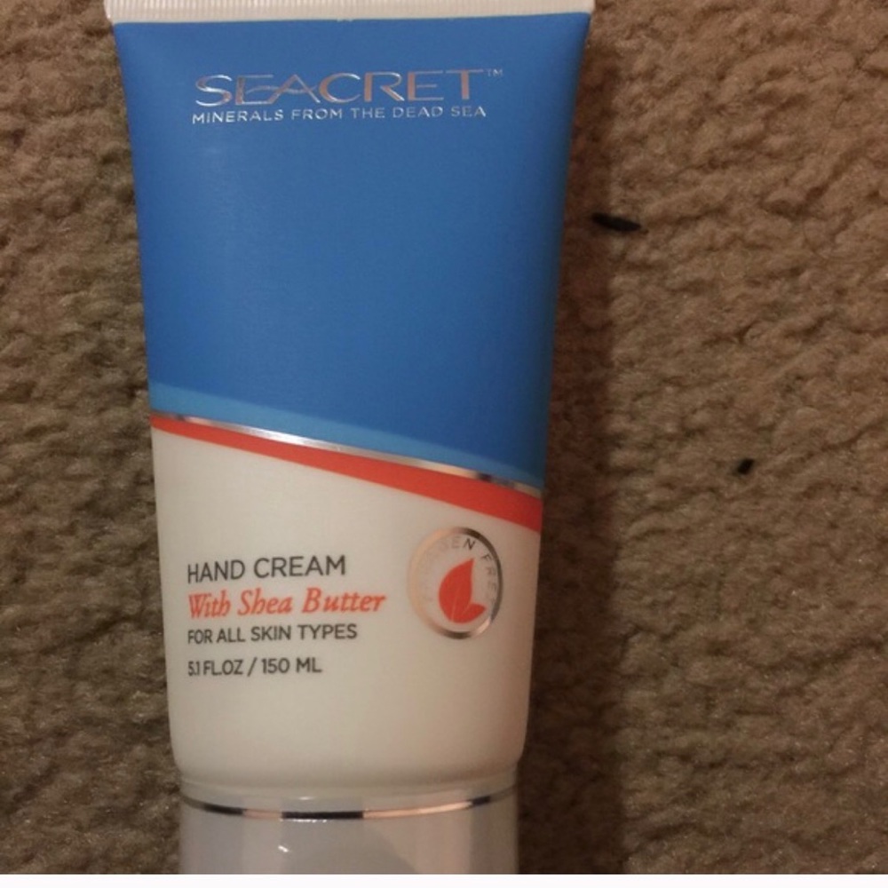 2 Seacret hand creams and salts scrub.