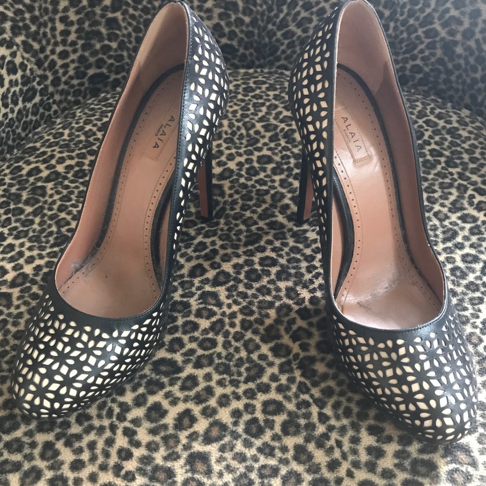 Iconic Alaïa snow drop pattern leather heels