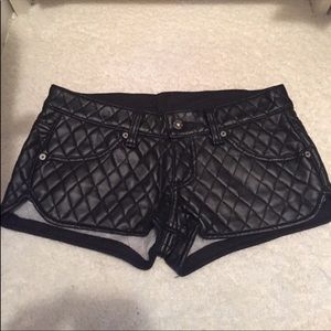 Carmar sz 26 leather shorts