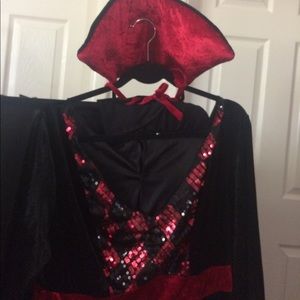 Halloween Vampira costume women plus size