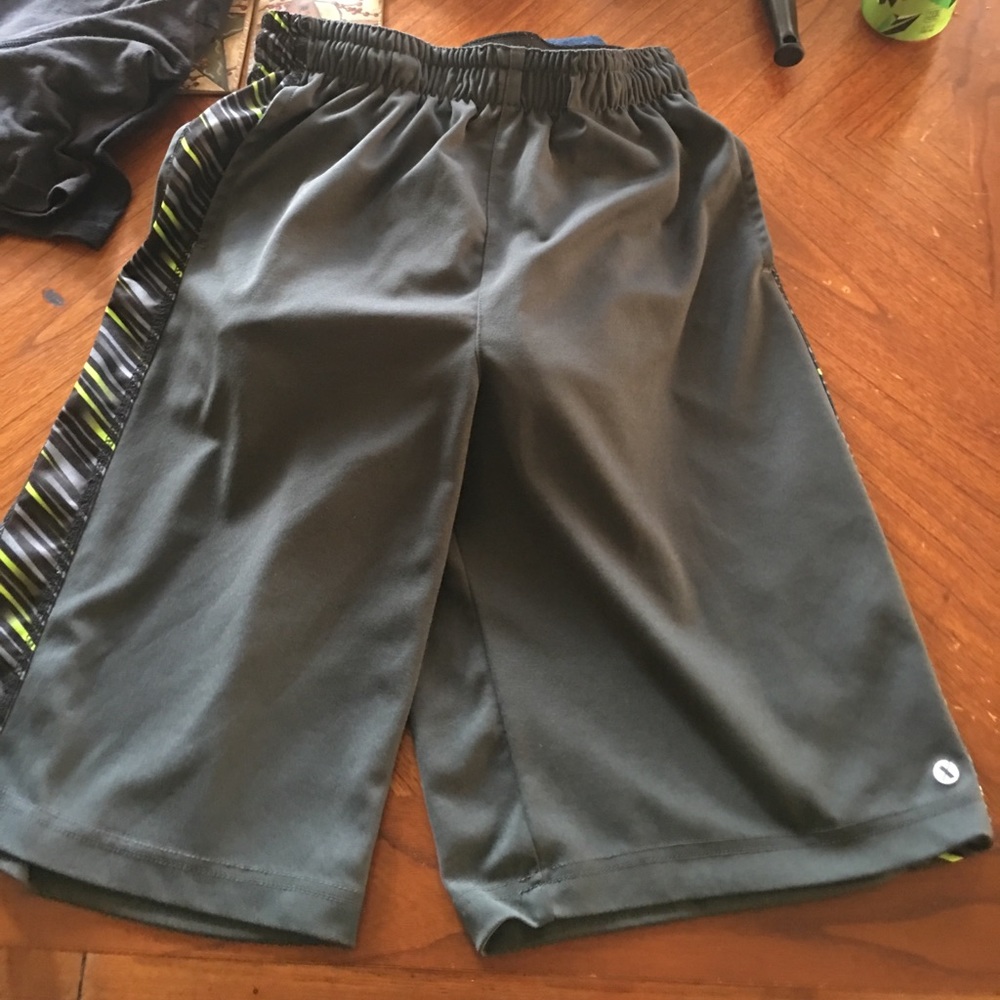 Boys lg xersion from JCPenney EUC no holes or flaw