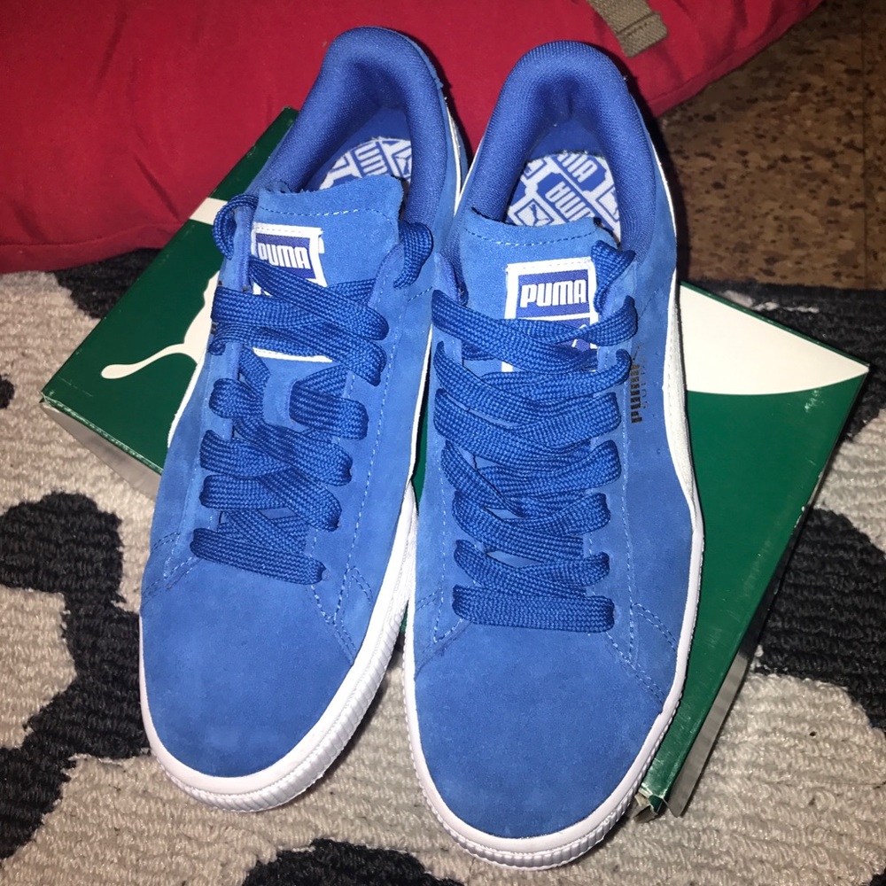 NWOT Pumas Blue Suede