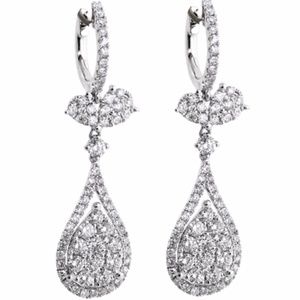 Diamond Earrings 18k white gold jaw dropping!!!!