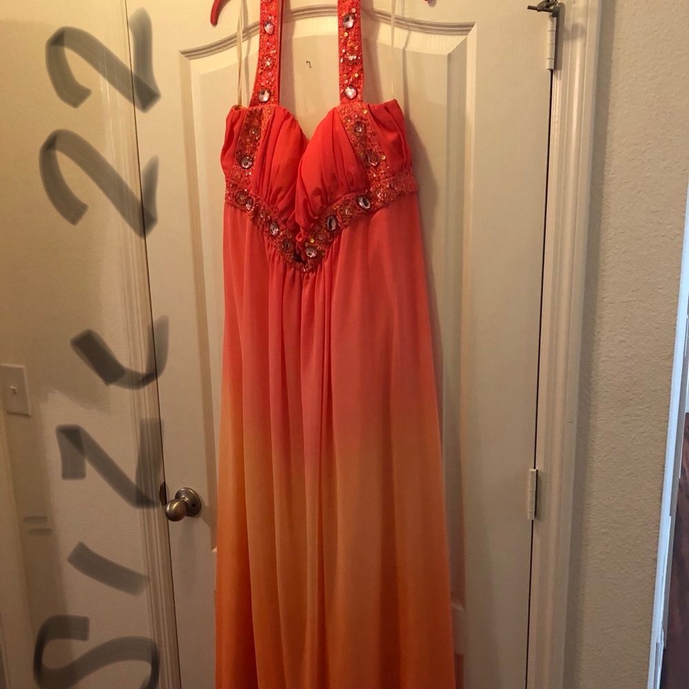 Gorgeous Formal/Semi Formal Dress