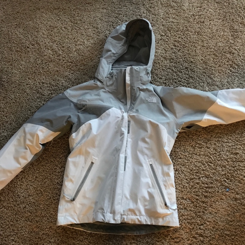 Barely worn north face jacket!