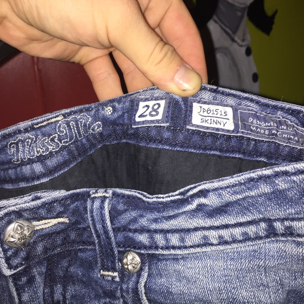 Miss Me size 28 jeans in like-NEW condition NWOT