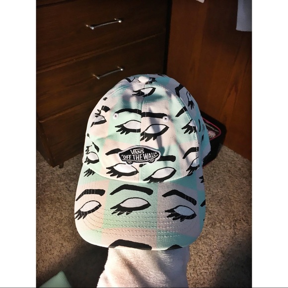 Vans Accessories - Vans x Kendra Dandy Eyelashes Hat