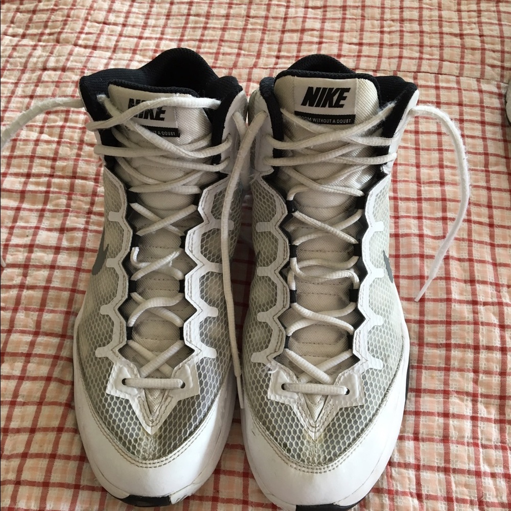 Basketball sneakers