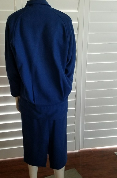 Vintage 100% wool suit in royal blue - Picture 2 of 7