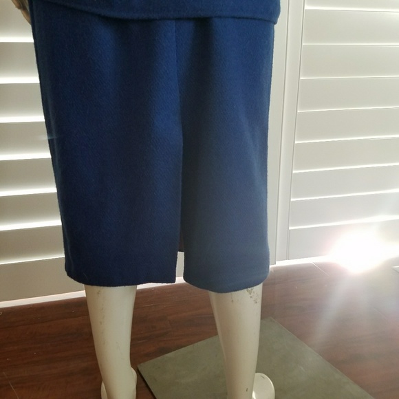 Vintage 100% wool suit in royal blue - Picture 3 of 7