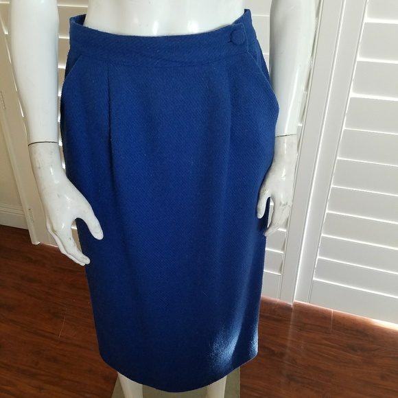 Vintage 100% wool suit in royal blue - Picture 6 of 7