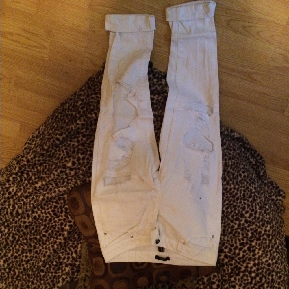 White ripped boyfriend jeans
