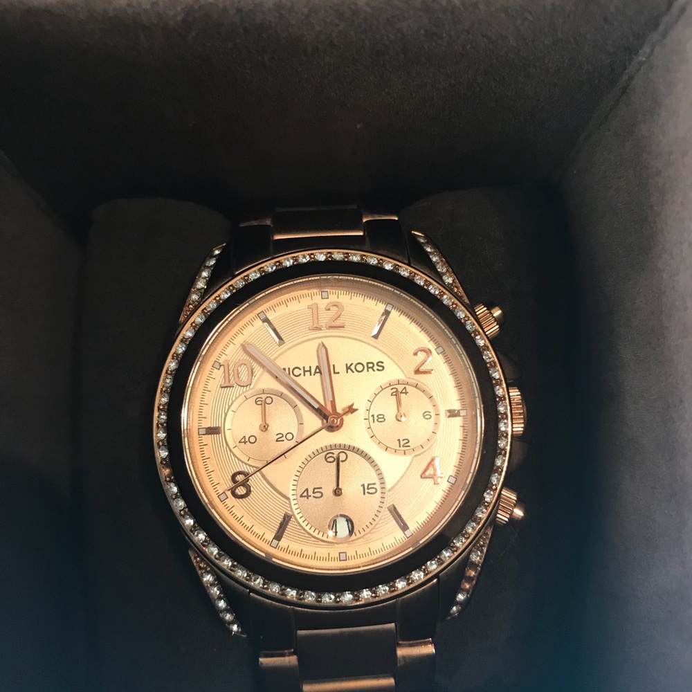 Women’s Micheal Kors Rose gold watch