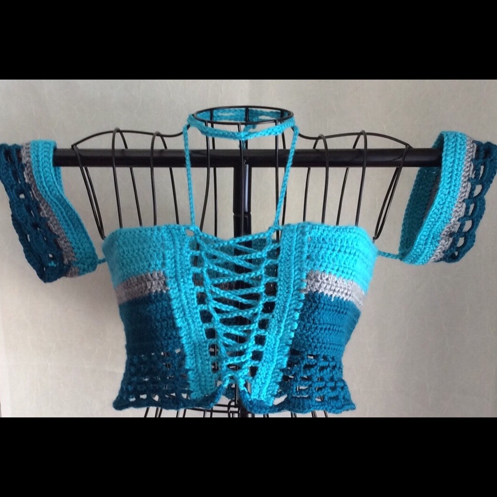 Crochet off the shoulder crop top