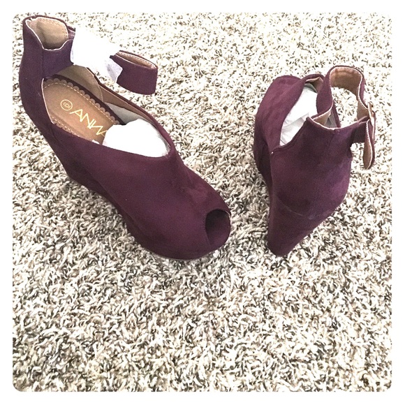 Suede wedges - Picture 1 of 1