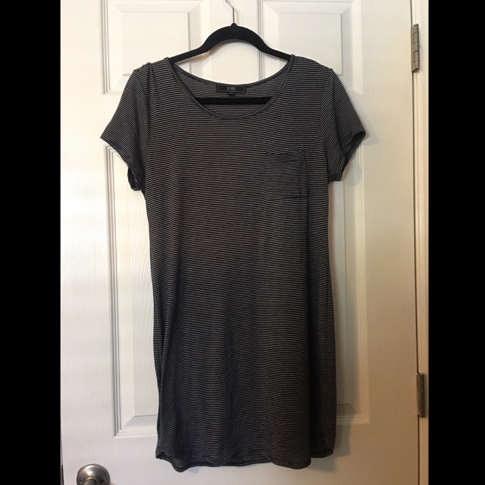 B&W Striped XLarge VIBE Sportswear Shirt/Dress