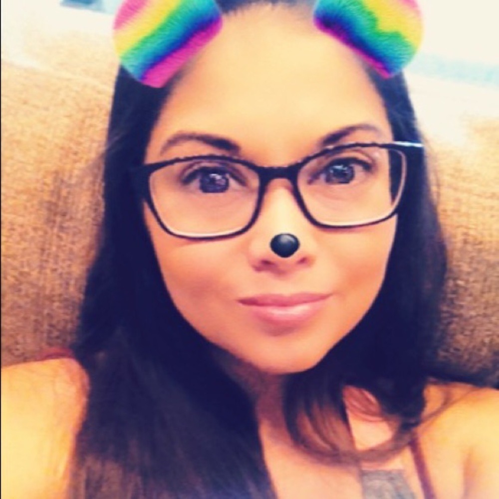 Meet your Posher, Esmeralda