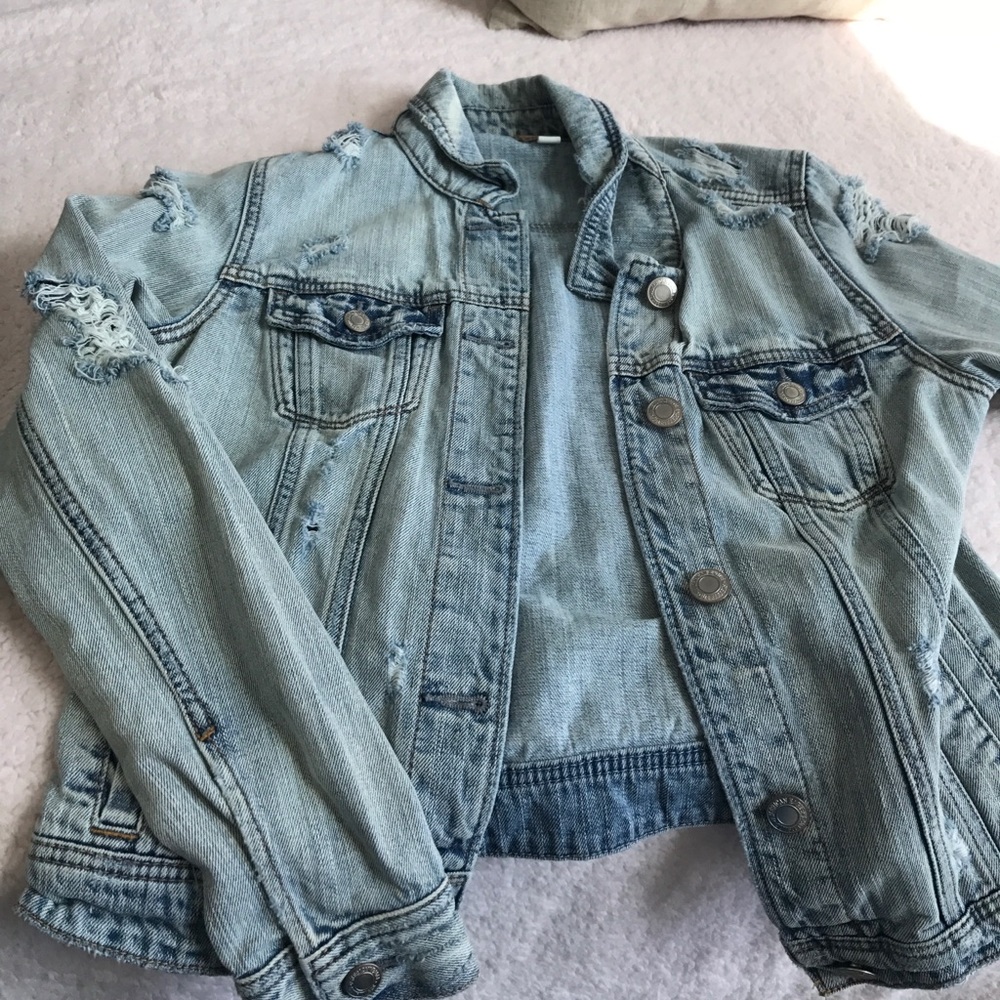 Lightwash Distressed Vintage Jean Jacket