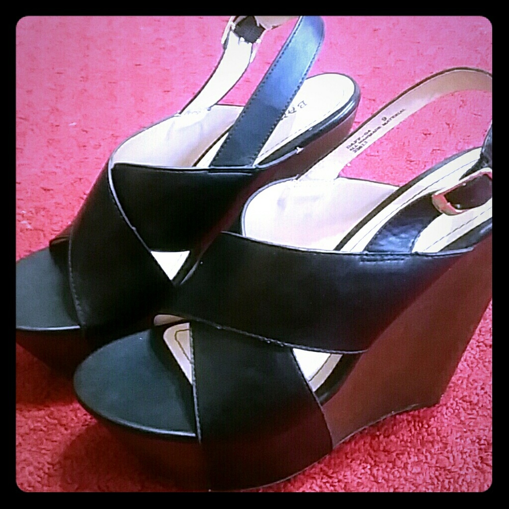 Bamboo size 9 platform heels