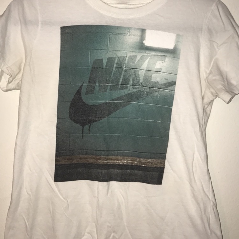 Nike Graphic T Shirt