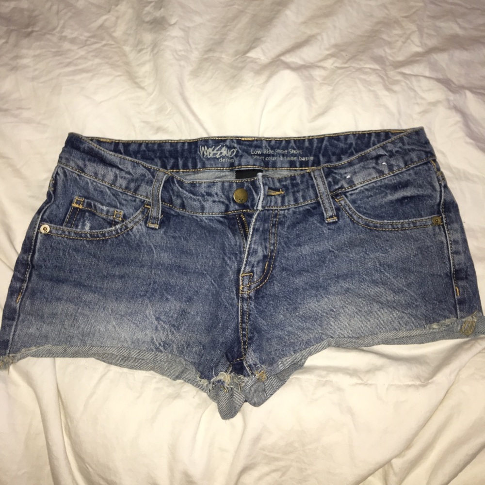 Low Rise Shorts - Lightwash Denim