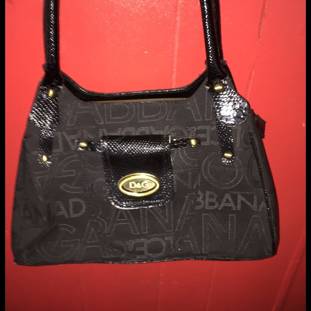 Lightly used D & G purse wow (estate pickup)