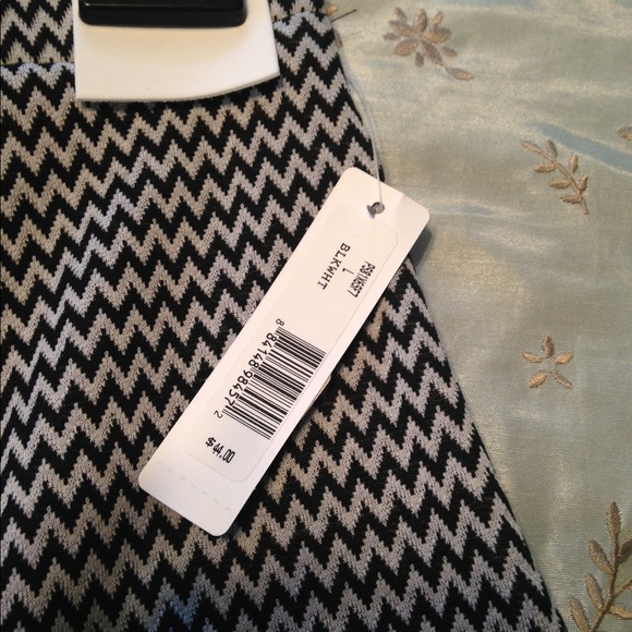 New Directions chevron skirt - Picture 2 of 3