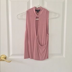 Dusty pink crop top.