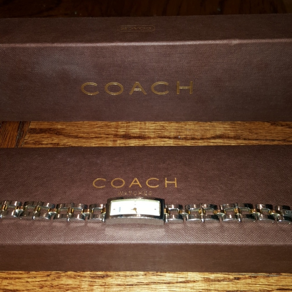 🎈SALE🎉Authentic COACH Silver/Gold Linked Watch - Picture 6 of 8