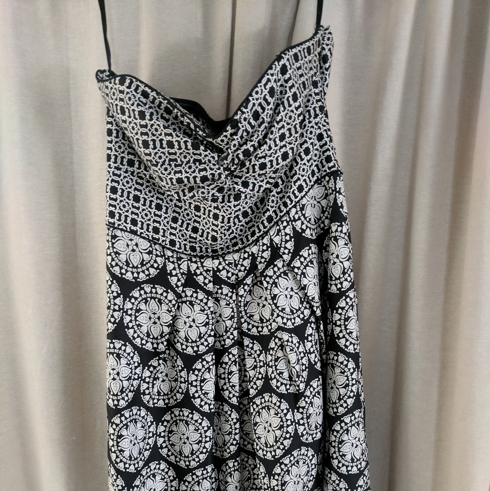EUC White House Black Market strapless dress