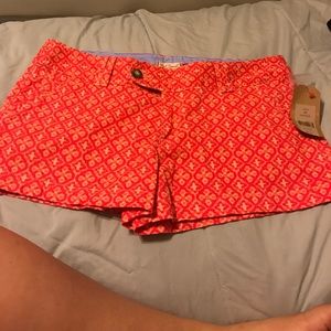 Red Camel patterned shorts