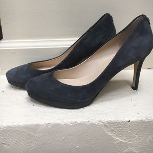 Beautiful Size 8.5 Grey Suede Pumps
