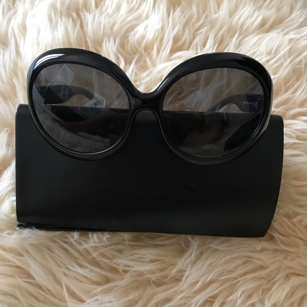 Women Fendi Sunglasses